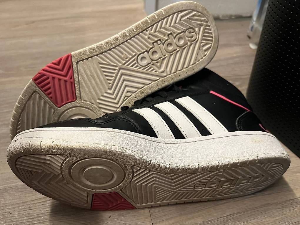 Adidas Scarpe da donna: Adidas Schuhe, neuwertig – Usato da Hirschthal venduto da rooblue 2