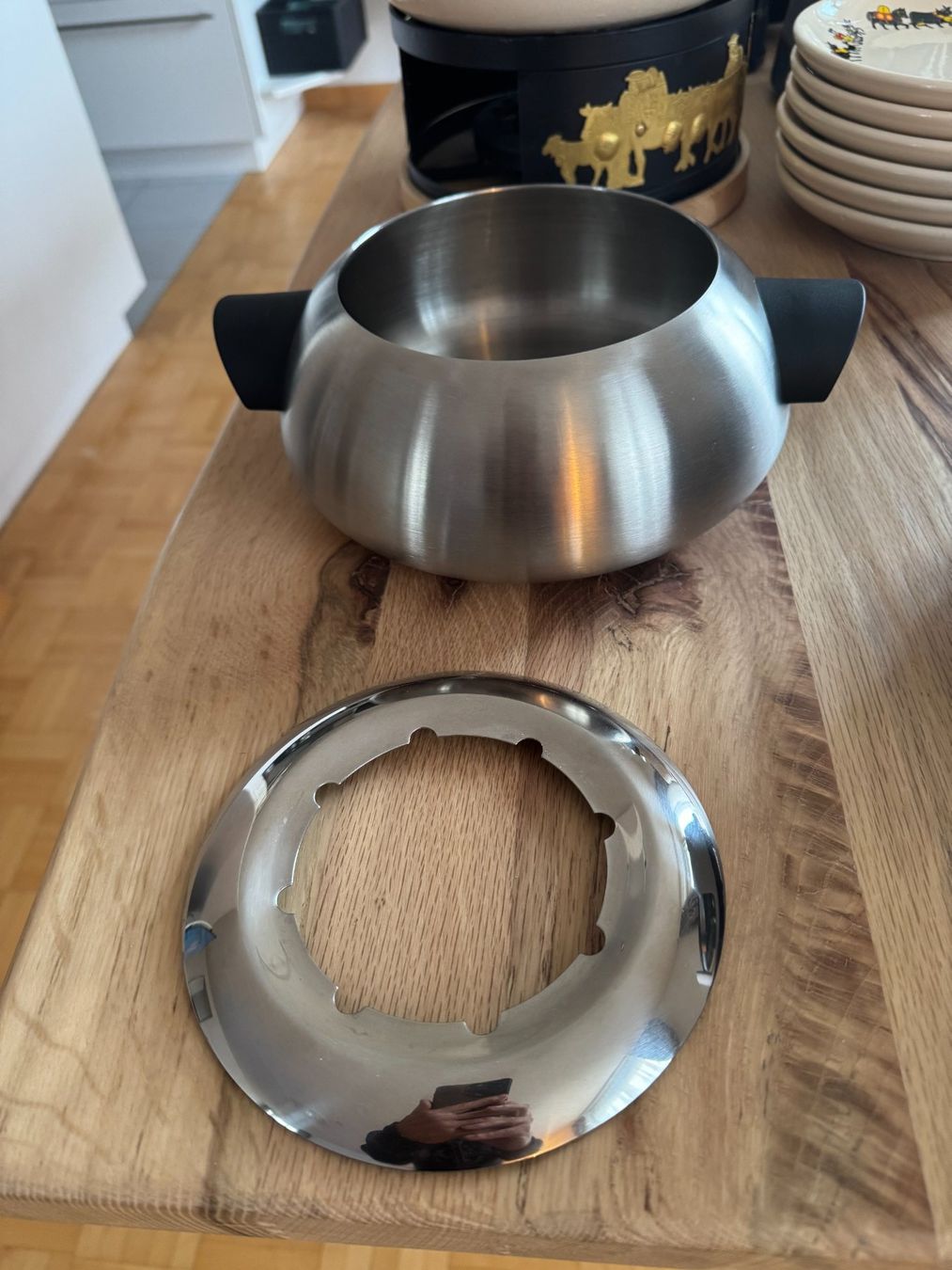 Set di piatti: Stöckli Raclette-Ofen & 8 schwarze Teller – Usato da Gais venduto da mmu_bl6k 5