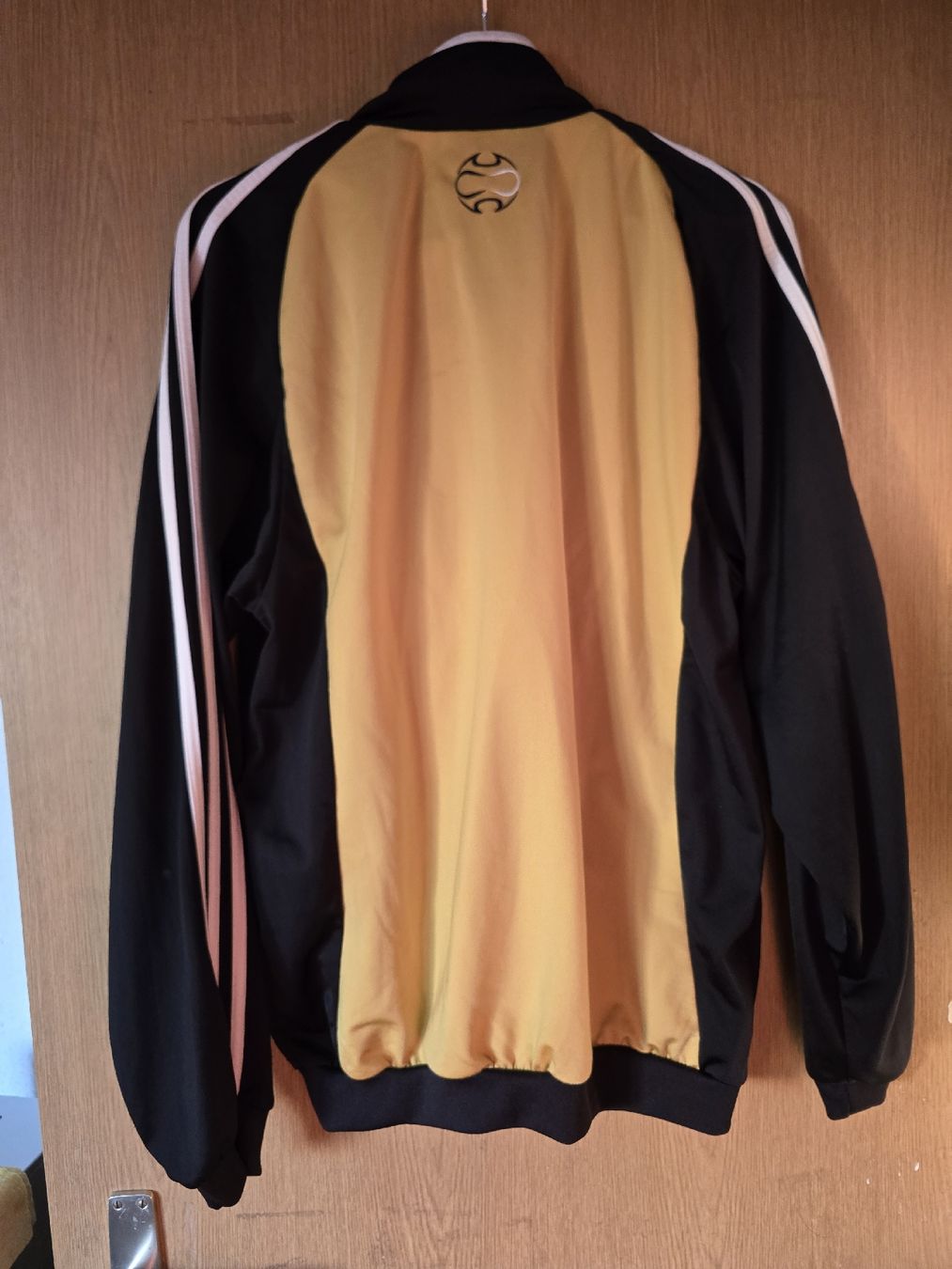 Adidas Giacche: Adidas Fussballjacke / Trainerjacke – Nuovo (secondo la descrizione) da Bronschhofen venduto da dvnb 1