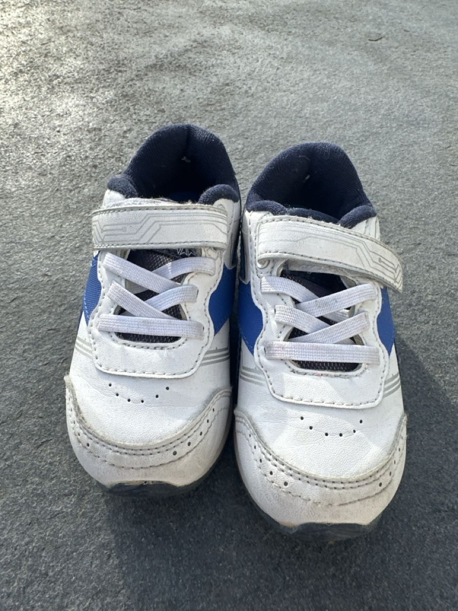 Reebok Schuhe für Jungen: Reebok Kinderschuhe, Grösse 23.5! – Gebraucht aus Arisdorf von Pidri 1