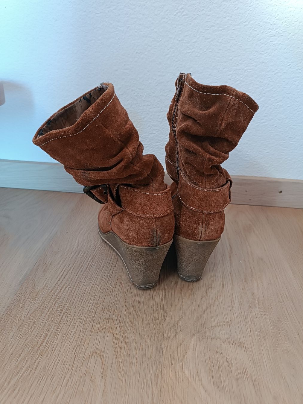 Scarpe da donna: Stivali 40 – Usato da Arbedo venduto da cuc_8zbh 1