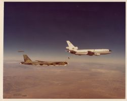 Pressefoto Betankung B-52G von einer KC-10A auf Kodakpapier