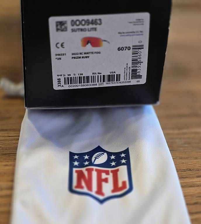 Occhiali & Lenti: Oakley Sutro Lite NFL – Usato da Brunnen venduto da Rodge 4