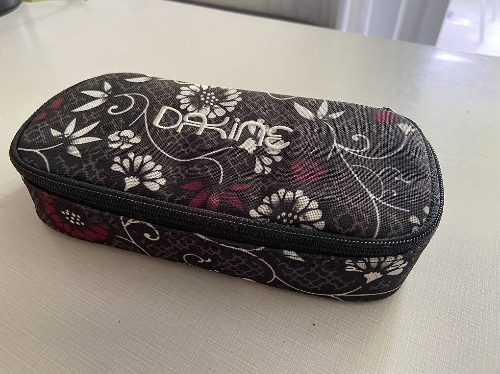 Dakine Astucci : Dakine Etui Neu – Nuovo (secondo la descrizione) da Zürich venduto da ser_6jwp 1