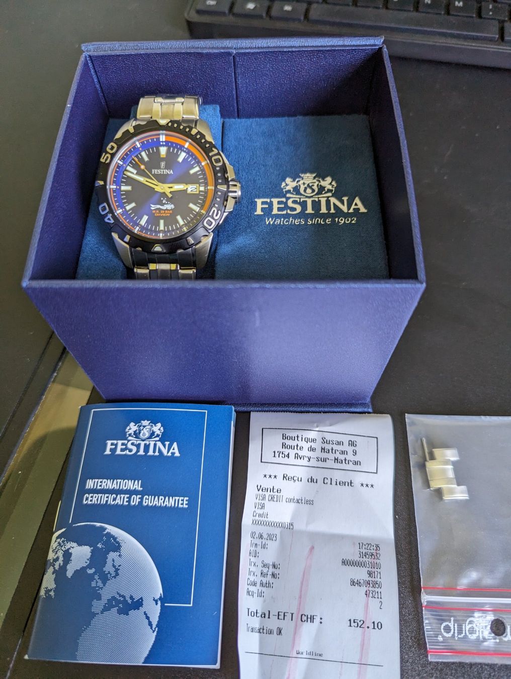 Festina Modische Markenuhren: FESTINA DIVER 20 BAR – Gebraucht aus Romanens von  1