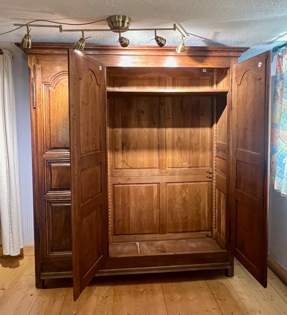Schränke: Schrank – Gebraucht aus Münchenstein von Lena0111 2