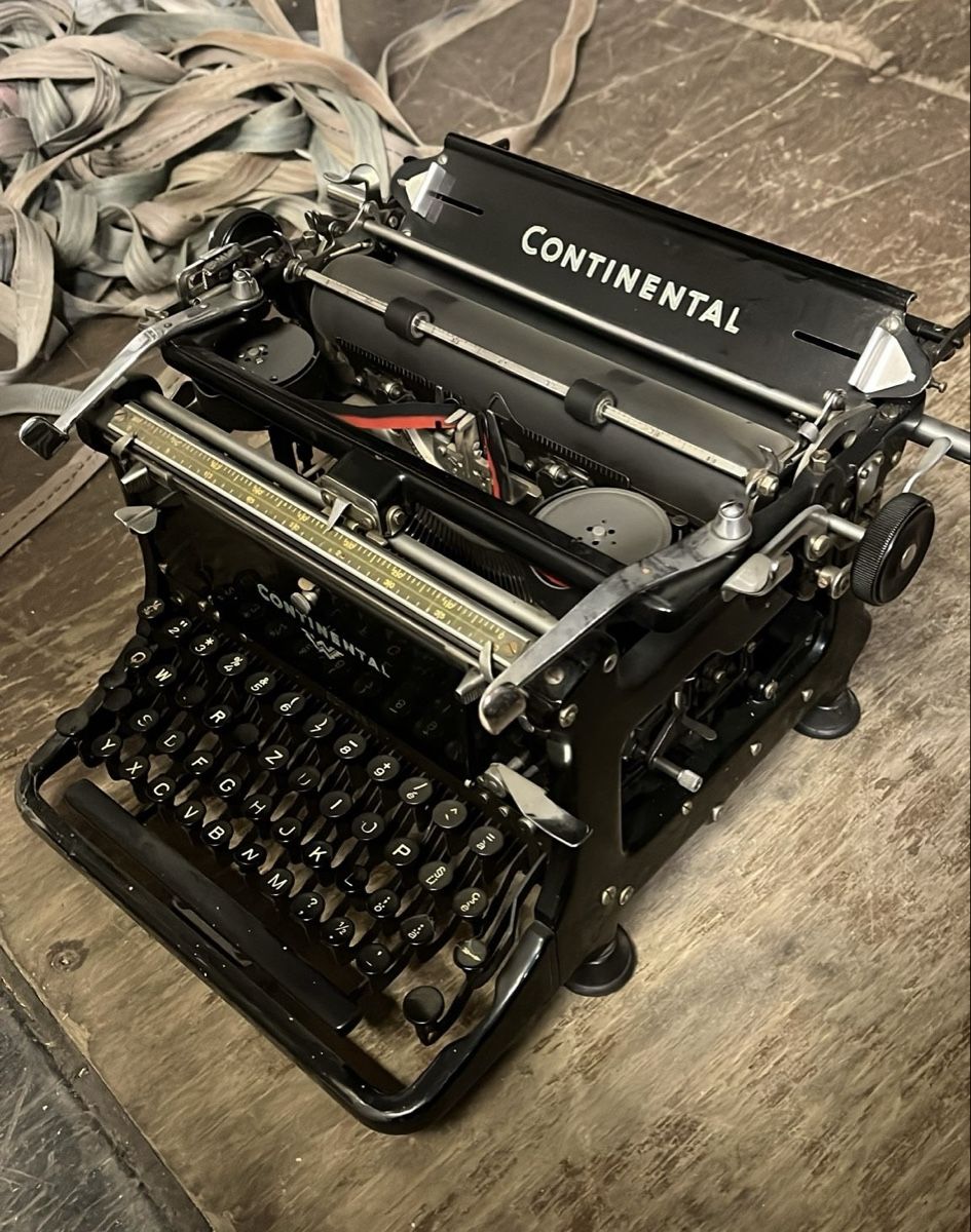 Continental Macchine da scrivere: Schreibmaschine Continental – Usato da Obfelden venduto da Nelia_69 2