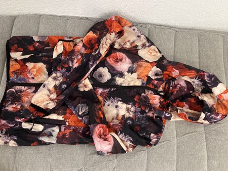 NRG Damenjacke XS, Blumenmuster, Top Zustand