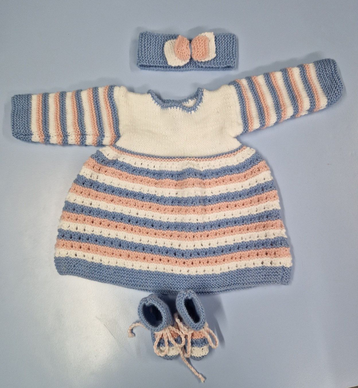 Vestiti & Gonne: Ensemble robe tricoté main 3-6 mois UNIQUE – Nuovo e nell'imballaggio originale da St-Imier venduto da goodber 4