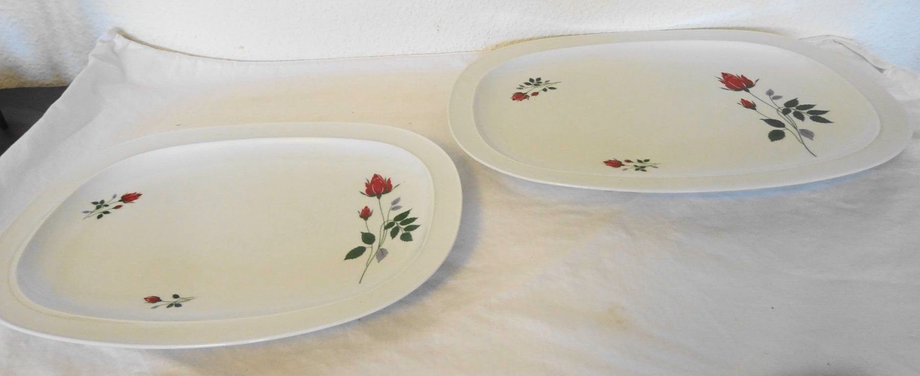 Piatti di portata: 2er Set Langenthal Chateau Servierplatten Rosenmuster 70er – Usato da Zürich venduto da Connie8 1