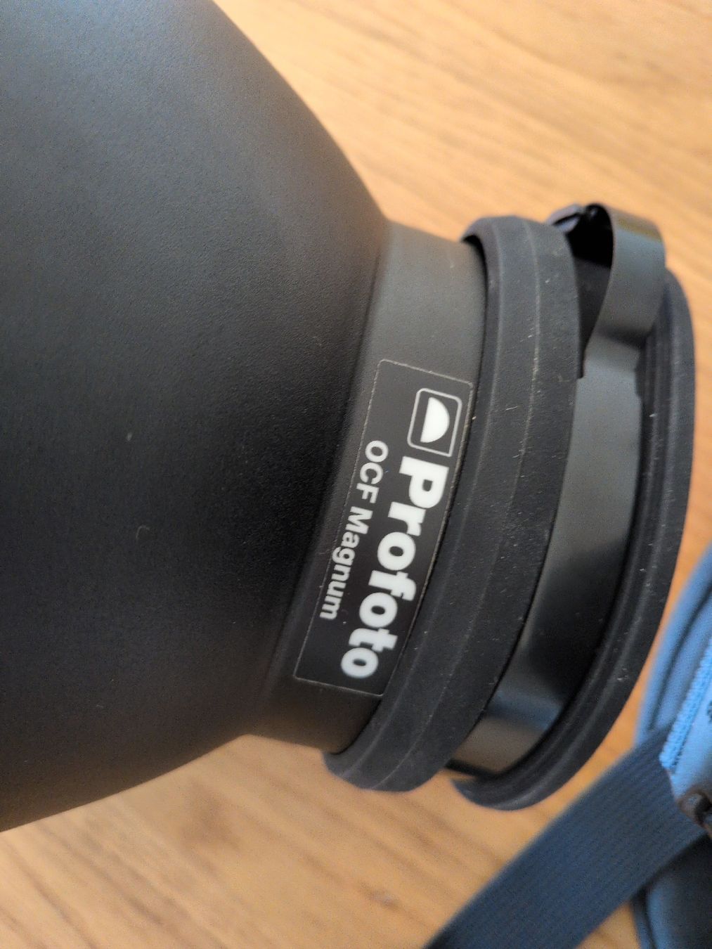 Profoto Flash: Profoto OCF Magnum reflector with bag – Nuovo (secondo la descrizione) da Lyss venduto da Menel16 1