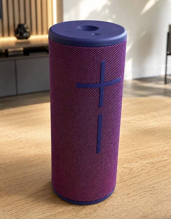 Haut-parleurs: Ultimate Ears Boom 3 Violette comme NEUVE – D'occasion à Lausanne par Psupergirl