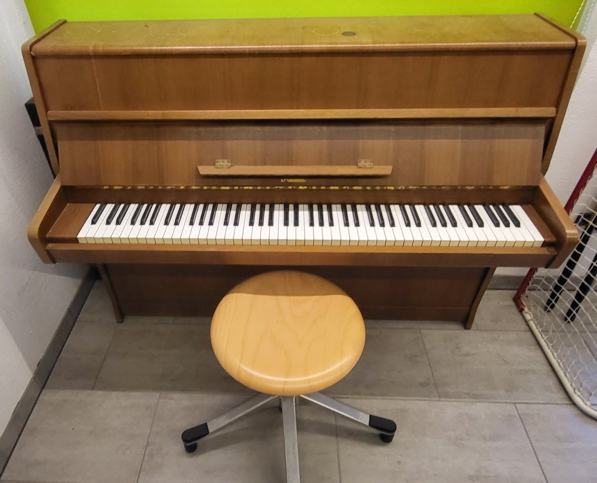 Instruments de musique: Klavier – D'occasion à engelberg par Hofi76