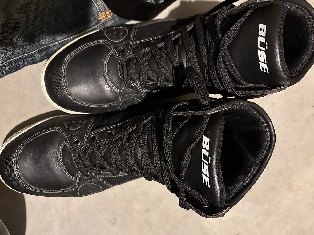 Pantaloni: Rokker Hose, Schuhe, Helm – Usato da Herznach venduto da Stefbi 2