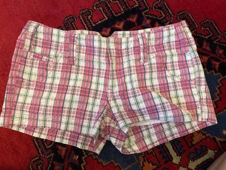 Karierte Y2K Bootyshorts von Roxy