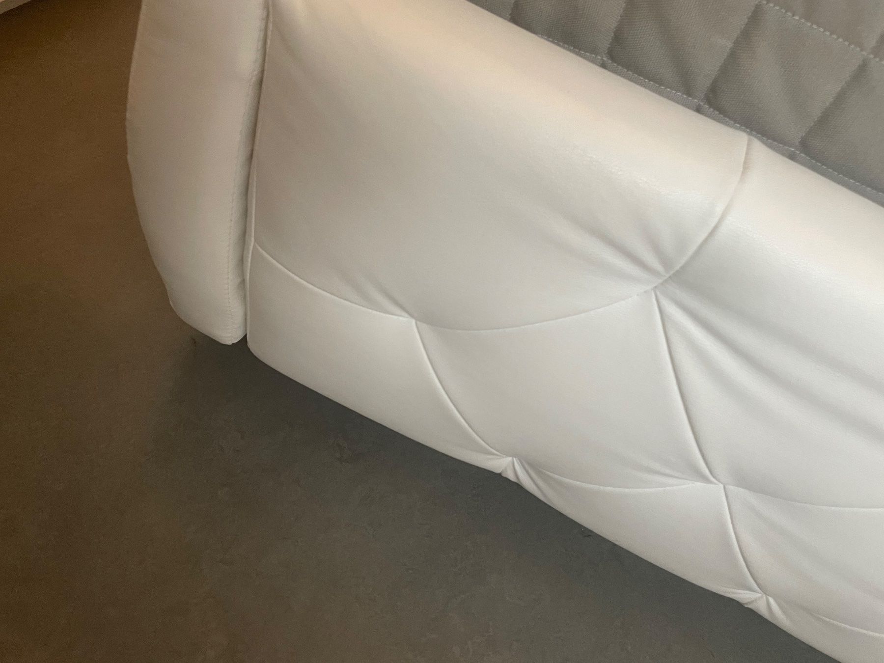 Letti: Bett 160x200 – Usato da Zürich venduto da Ivona3 1
