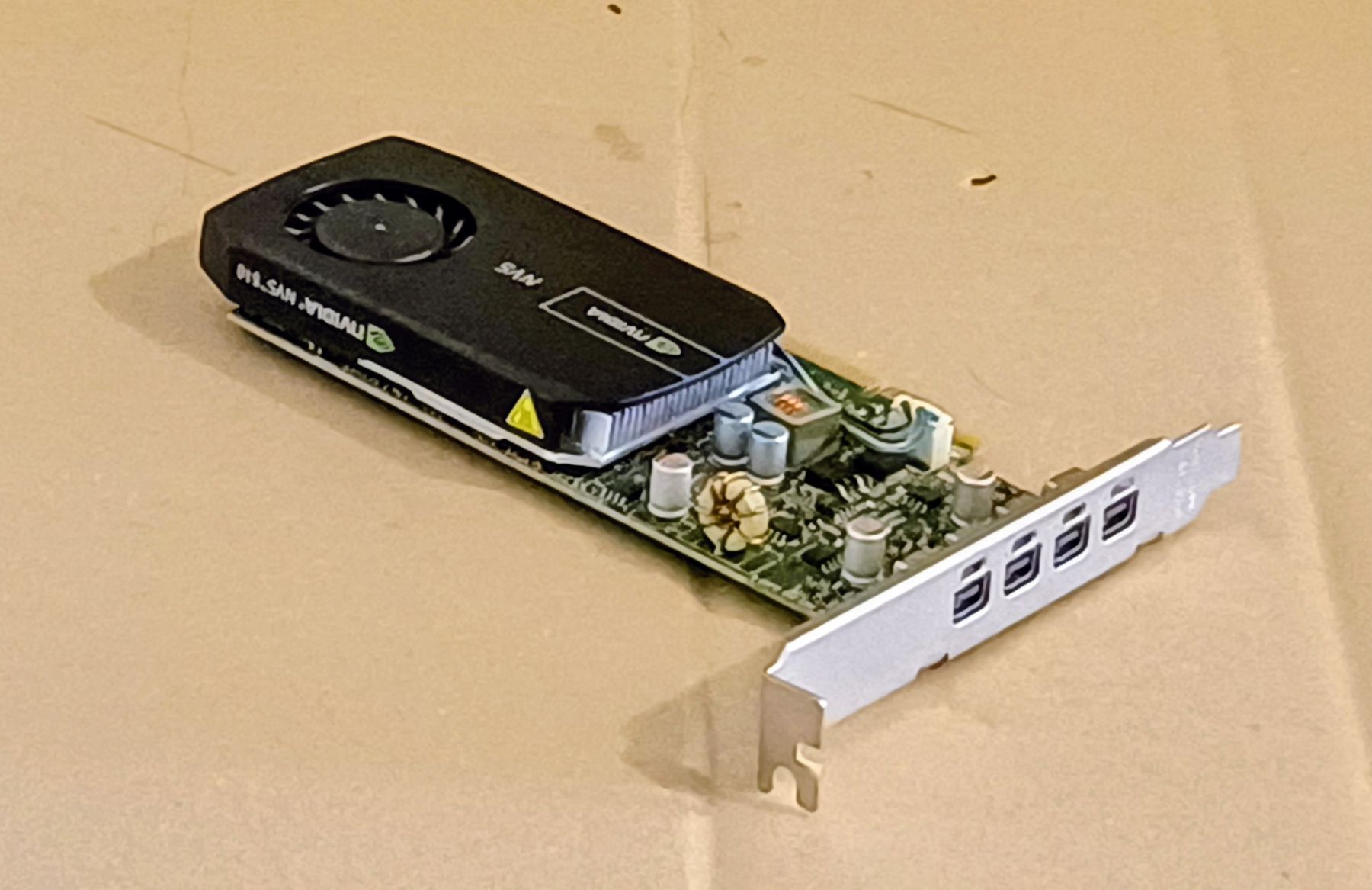 Nvidia Schede grafiche: Nvidia NVS 510 - 4 Monitore Unterstützung - Low Profile – Usato da Zürich venduto da Stylz79 1