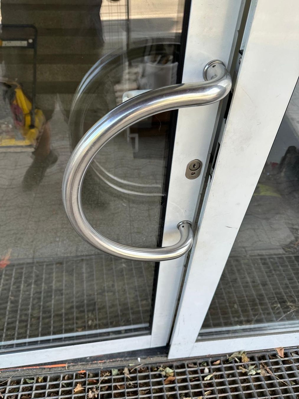 Porte: Haustüre Aluminium mit Rahmen – Usato da Spreitenbach venduto da Space_X 5