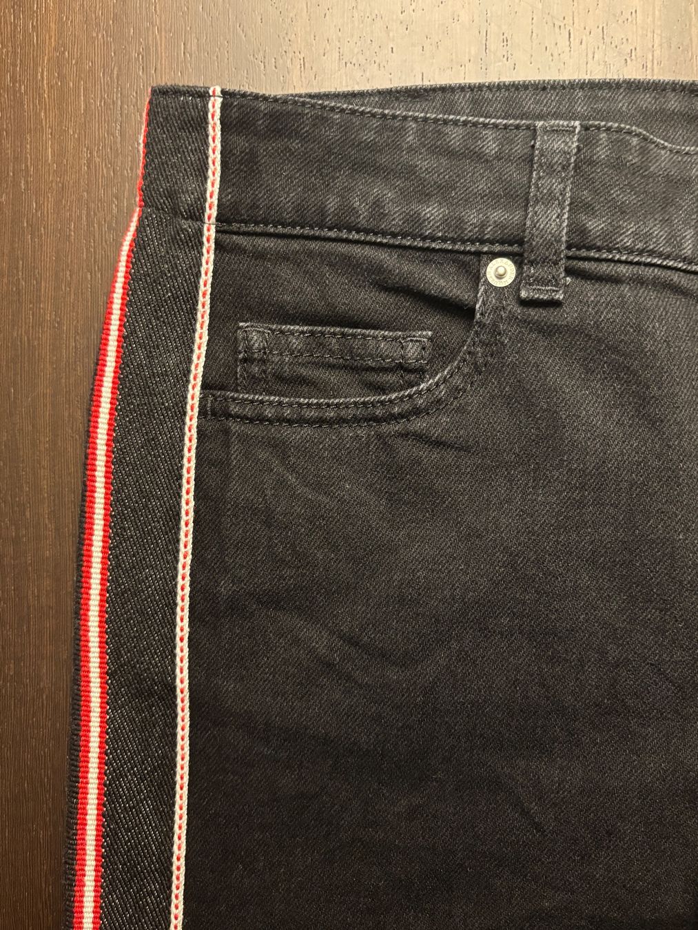 Alexander Mcqueen Jeans: Alexander McQueen Jeans – Nuovo (secondo la descrizione) da Uetikon am see venduto da seller.2020 2