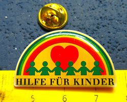 ❤ HILFE FÜR KINDER PIN