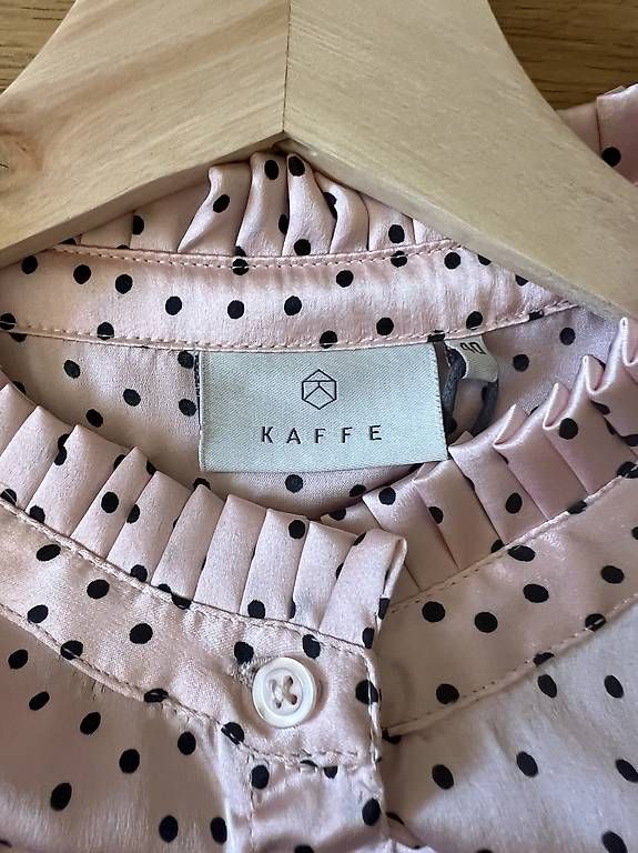 Blusen: Schöne Bluse von KAFFE – Neu und originalverpackt aus Schwende von debisch 1