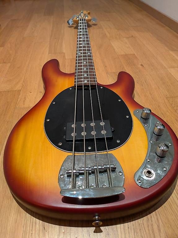 Instruments de musique: Sterling by Musicman SUB Series E-Bass – D'occasion à Luzern par moshpit_17