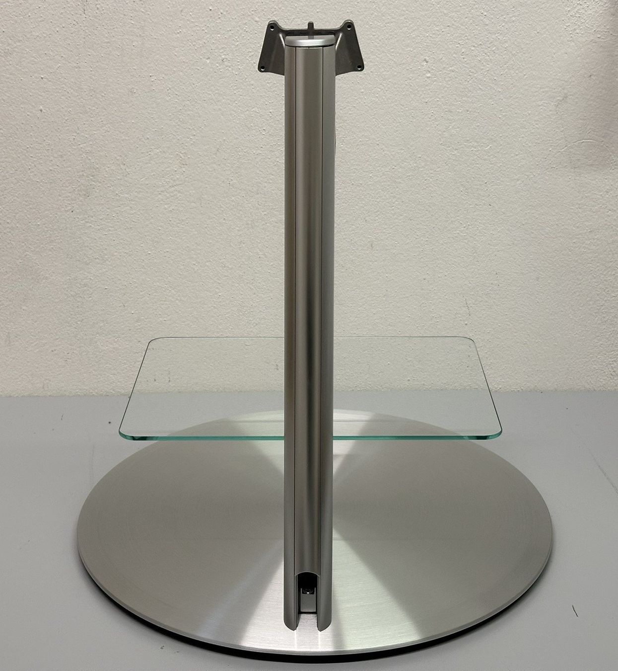 Supporti a parete: Loewe Floor Stand Connect-ID 32-46" – Usato da Hochdorf venduto da av-electronics 1