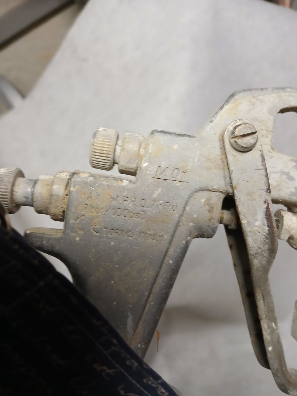 Tutti gli attrezzi: Profi Druckbehaelter Farbspritzsystem -Drucktank – Usato da Tobel venduto da Bachi40 5