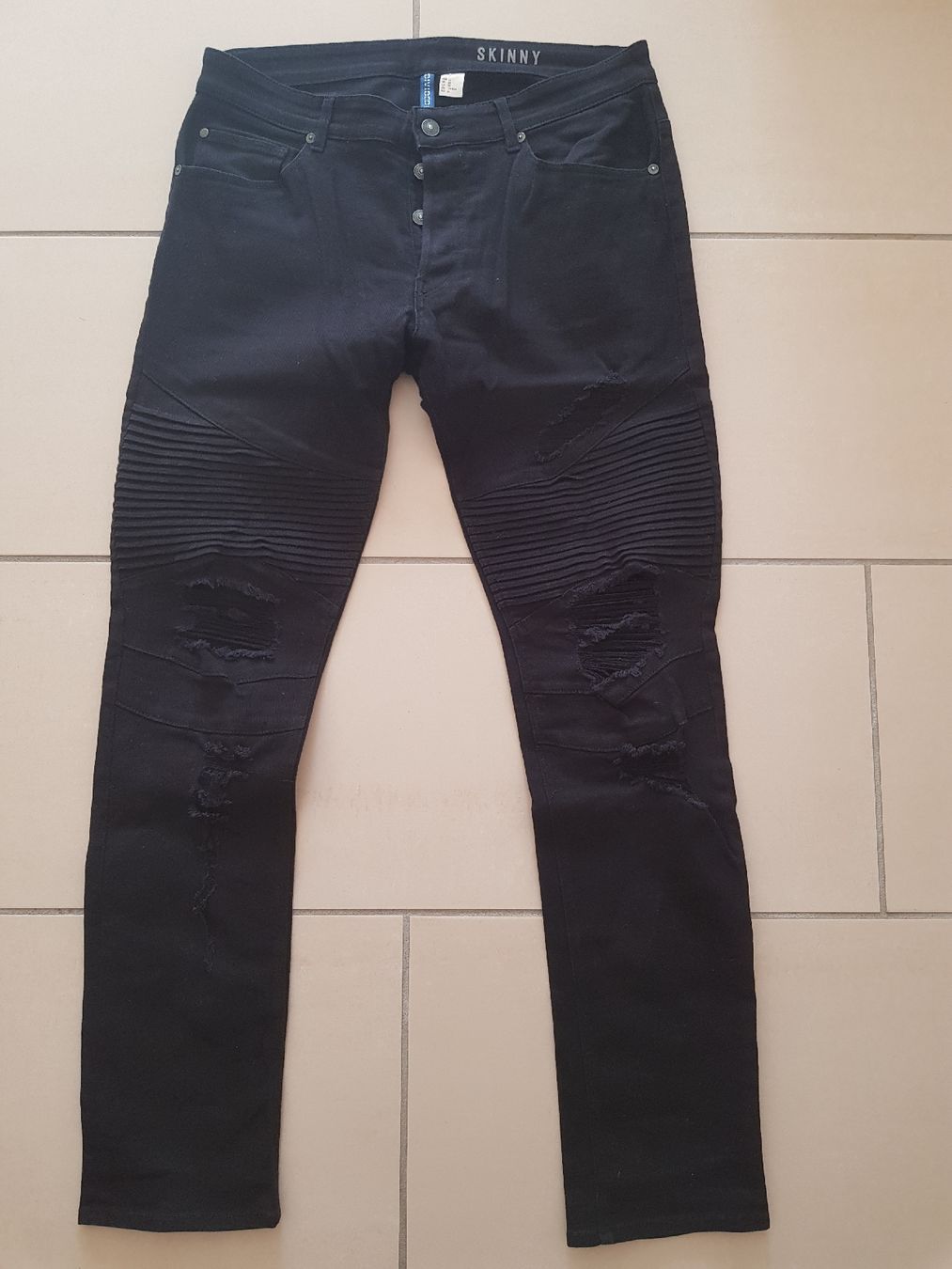 H&M Jeans: Jeans Divided skinny – Usato da Viganello venduto da sta_b86s