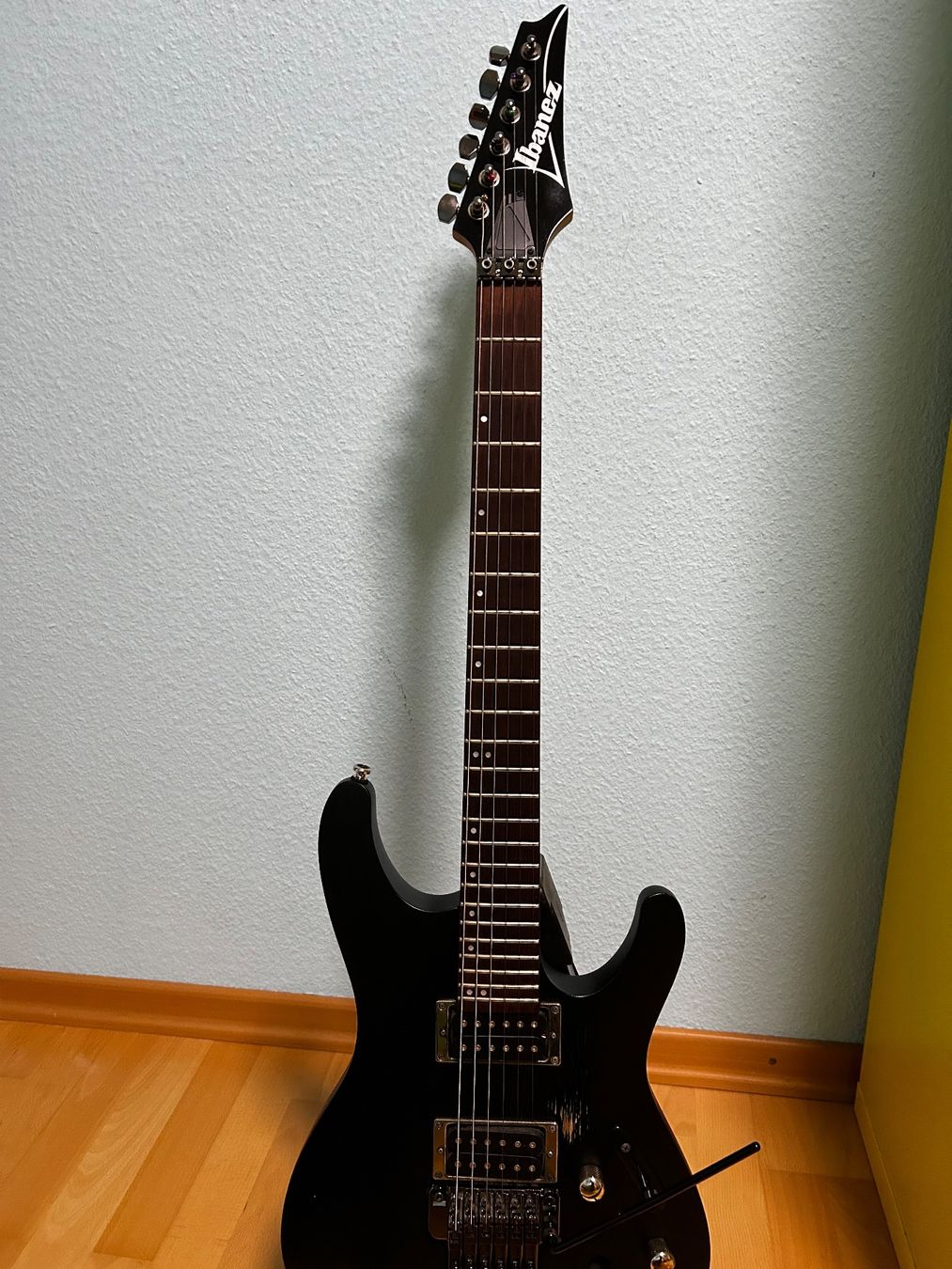 Ibanez Strumenti musicali: Ibanez S520-WK – Usato da Ettingen venduto da fab_mw9q 1