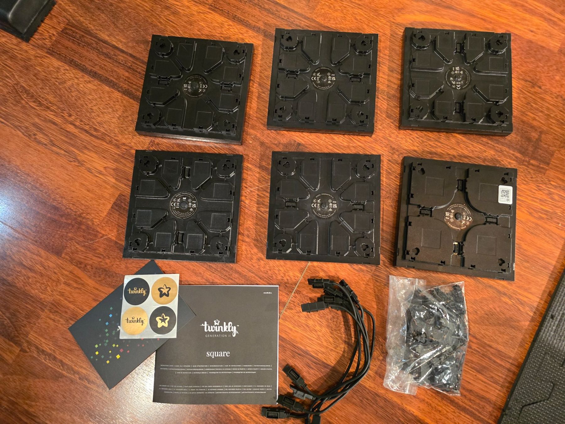 Lampade: Twinkly Squares Set (6 Panels) LED – Usato da St. Gallenkappel venduto da KetoViking 1