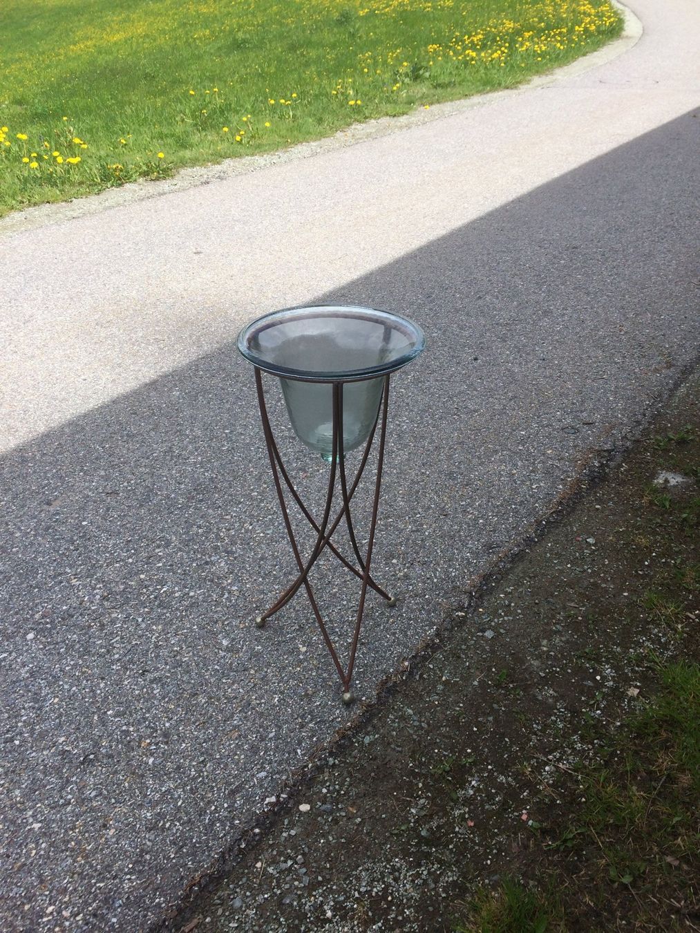 Altro per la casa: Blumenständer mit Glas-Schale – Usato da Andeer venduto da JDOGG
