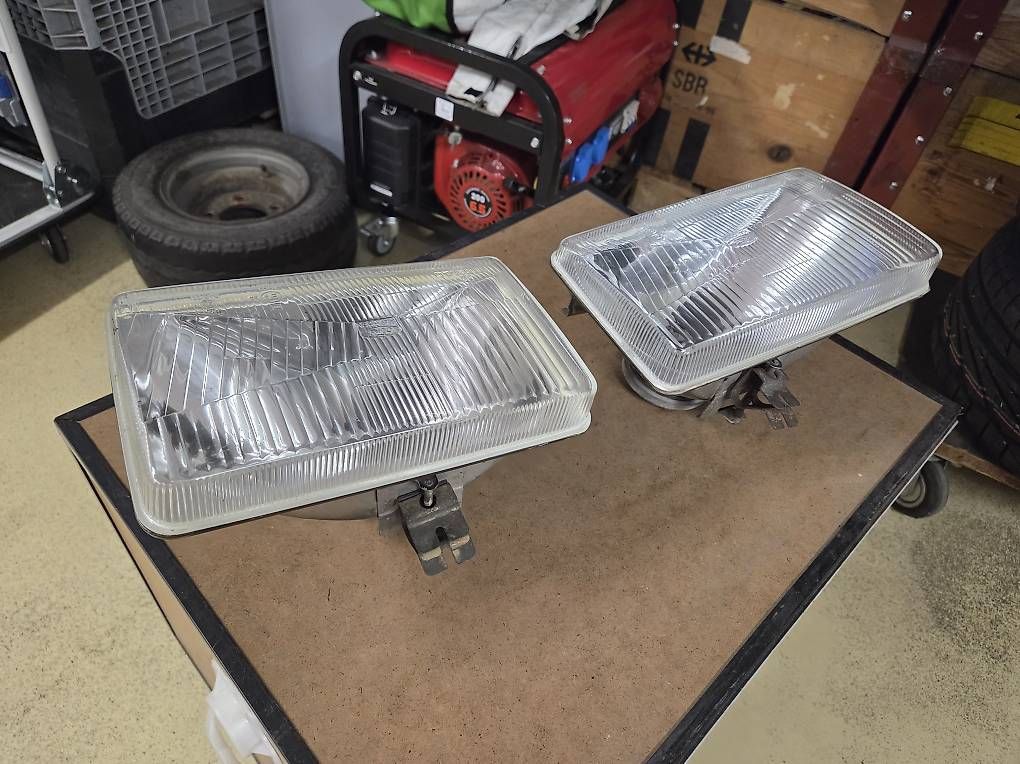 Tutti pezzi di ricambio auto: Ford Taunus Schinwerfer Set  – Usato da Matzingen venduto da AMY-007 4