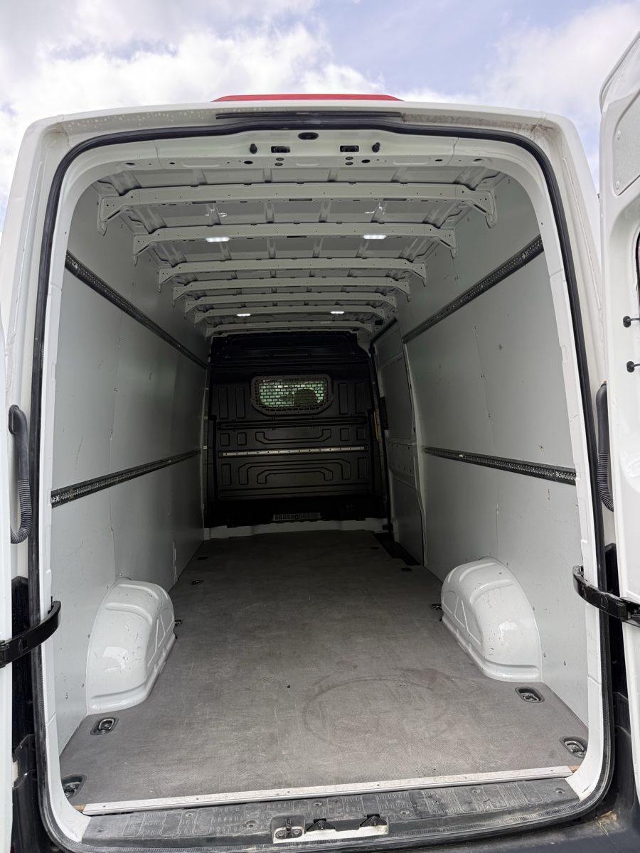 Volkswagen Alle Ersatzteile: Trennwand VW Crafter H3 ab 2017 – Gebraucht aus Oetwil am See von Javi_R6 1