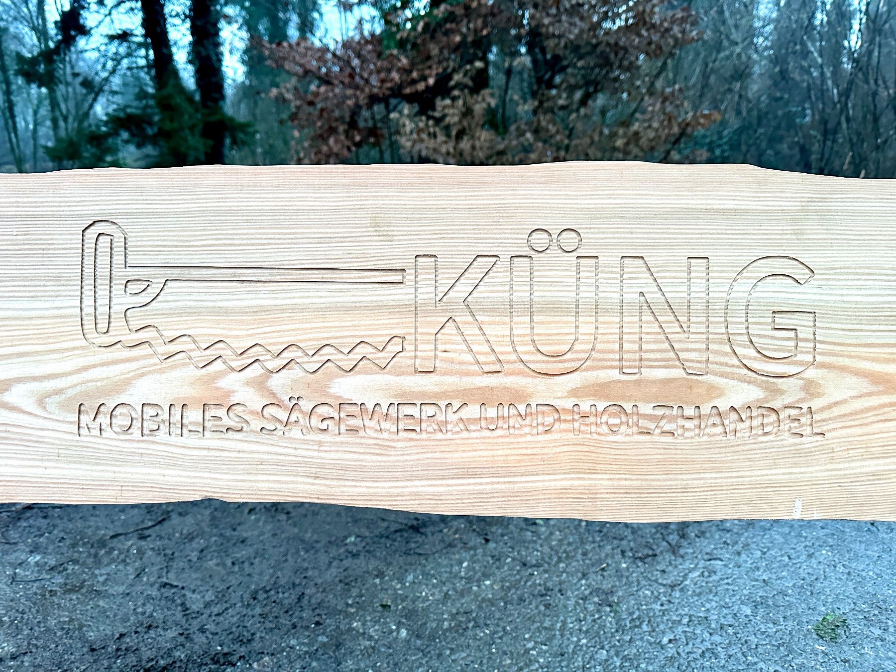 Bänke: Sitzbank Eiche massiv bis 2.4m lang – Neu (gemäss Beschreibung) aus Wallisellen von CH-Holz-CH 7