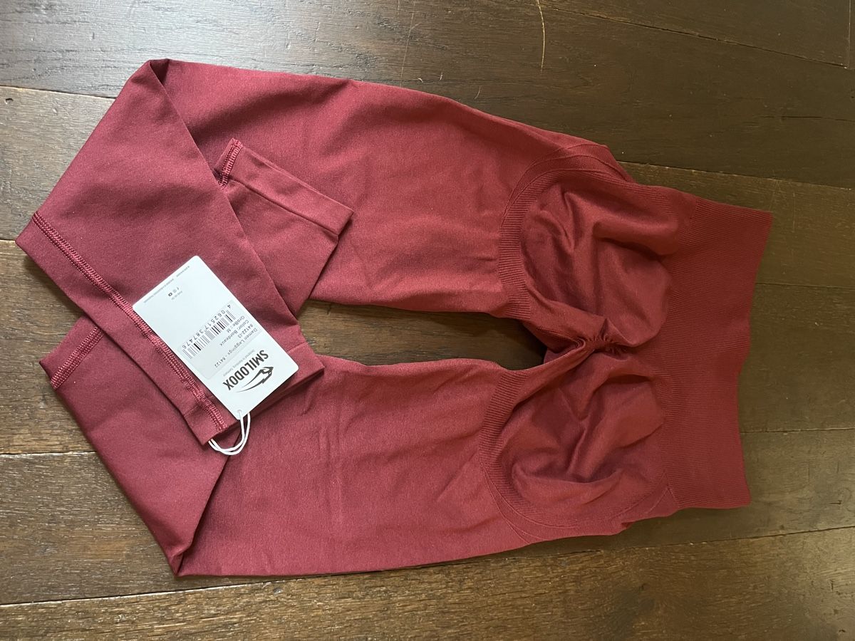 Smilodox Leggings: Smilodox leggins mit Scrunch – Neu (gemäss Beschreibung) aus Unterentfelden von ame_tf2n