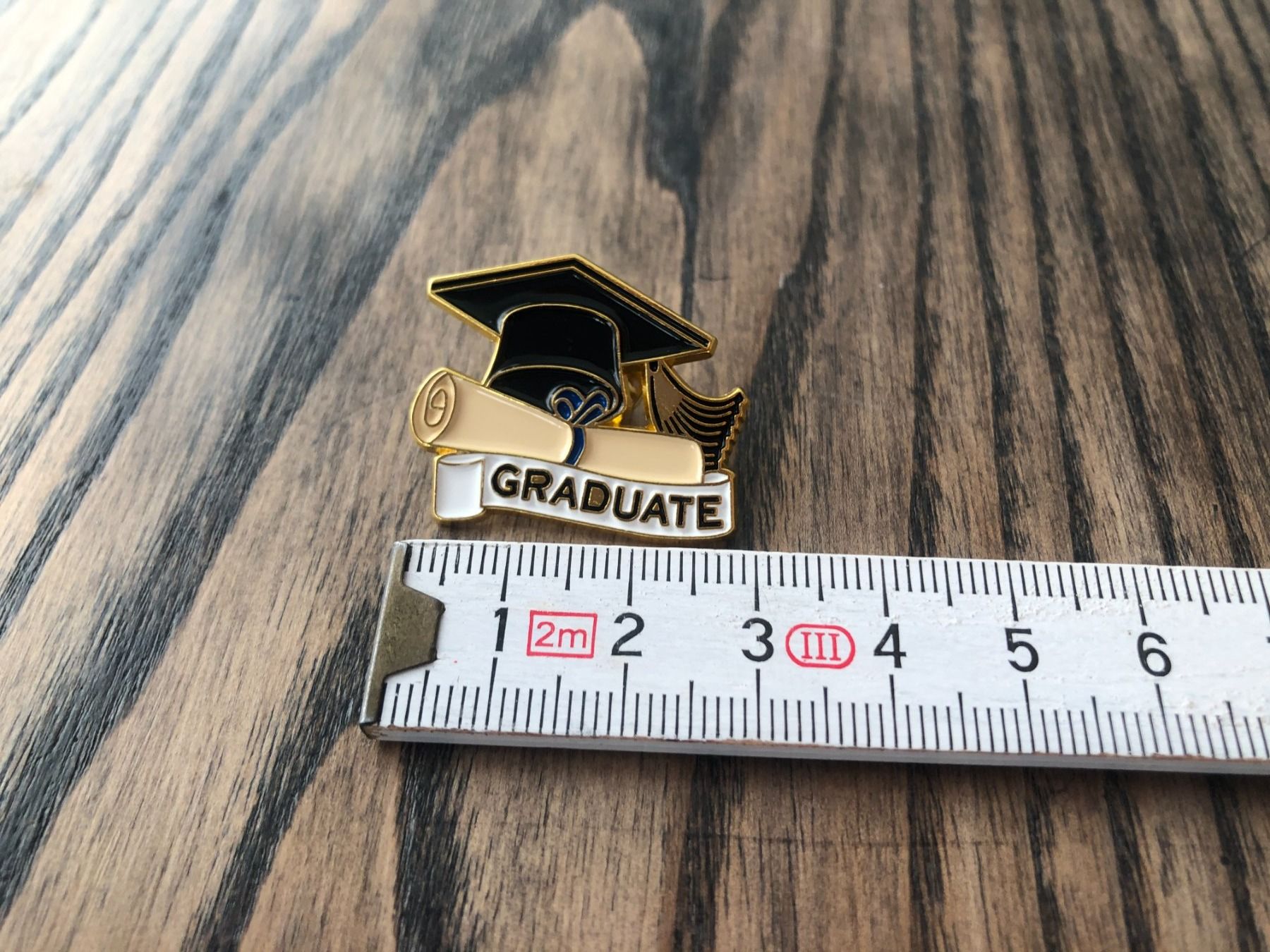 Placchette & Badge: Pin Anstecker Brosche Abschluss Graduate Uni Studium – Nuovo e nell'imballaggio originale da Berg am Irchel venduto da Zweiti_Chance 1