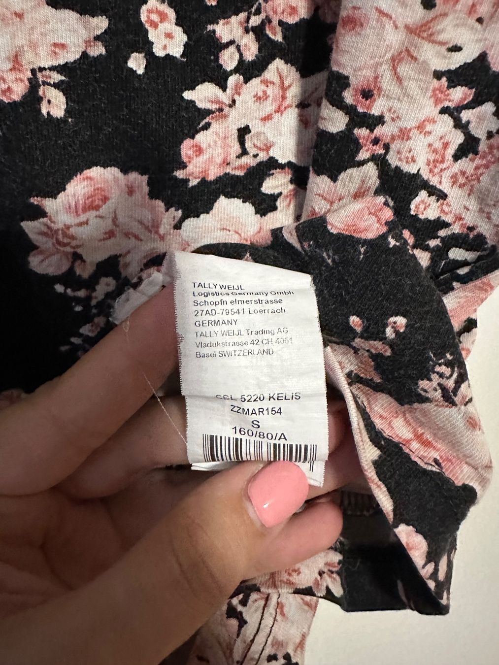 Tops: Top mit Blumenmuster Grösse S – Gebraucht aus Schaan von Hermine2018 1