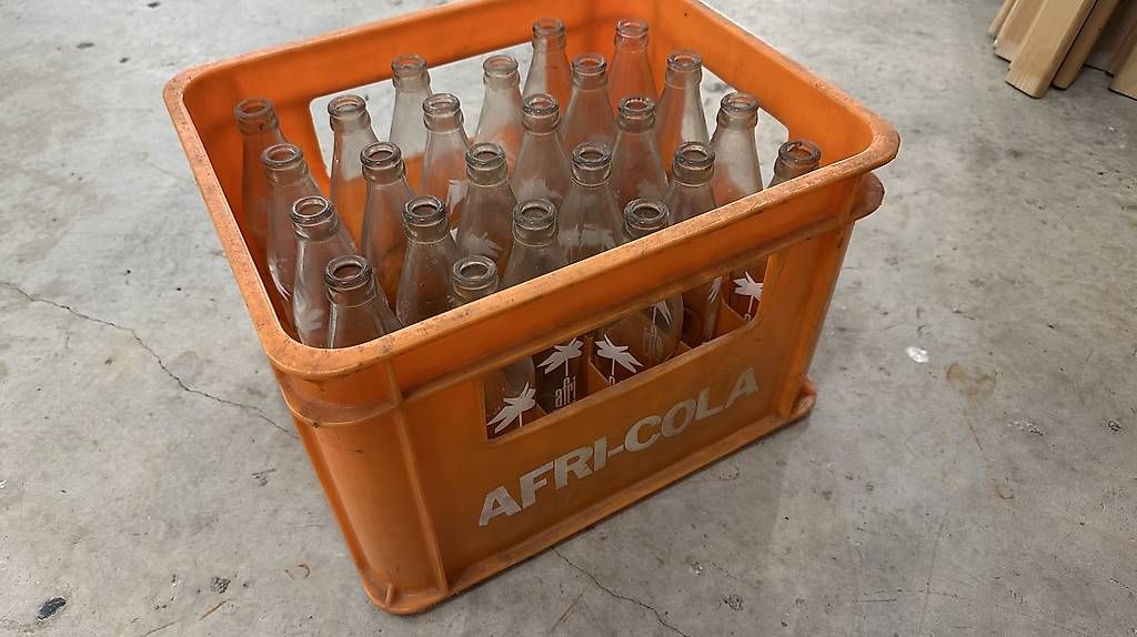 Casse di trasporto: AFRI COLA Harasse mit 24 Flaschen – Usato da Luzern venduto da chridumax