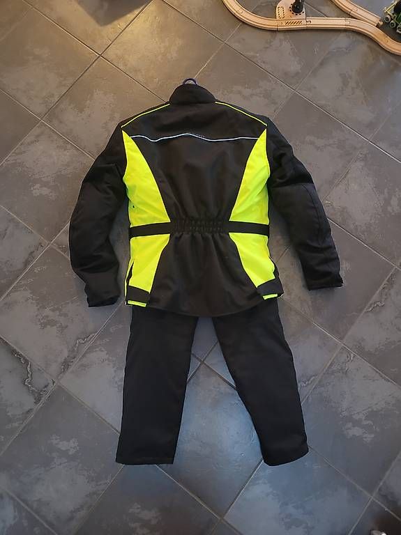 Costumes, combinaisons de sport et fonctionnelles: Motorradkombi  – D'occasion à Steinen par Jenny_Kubesch 1