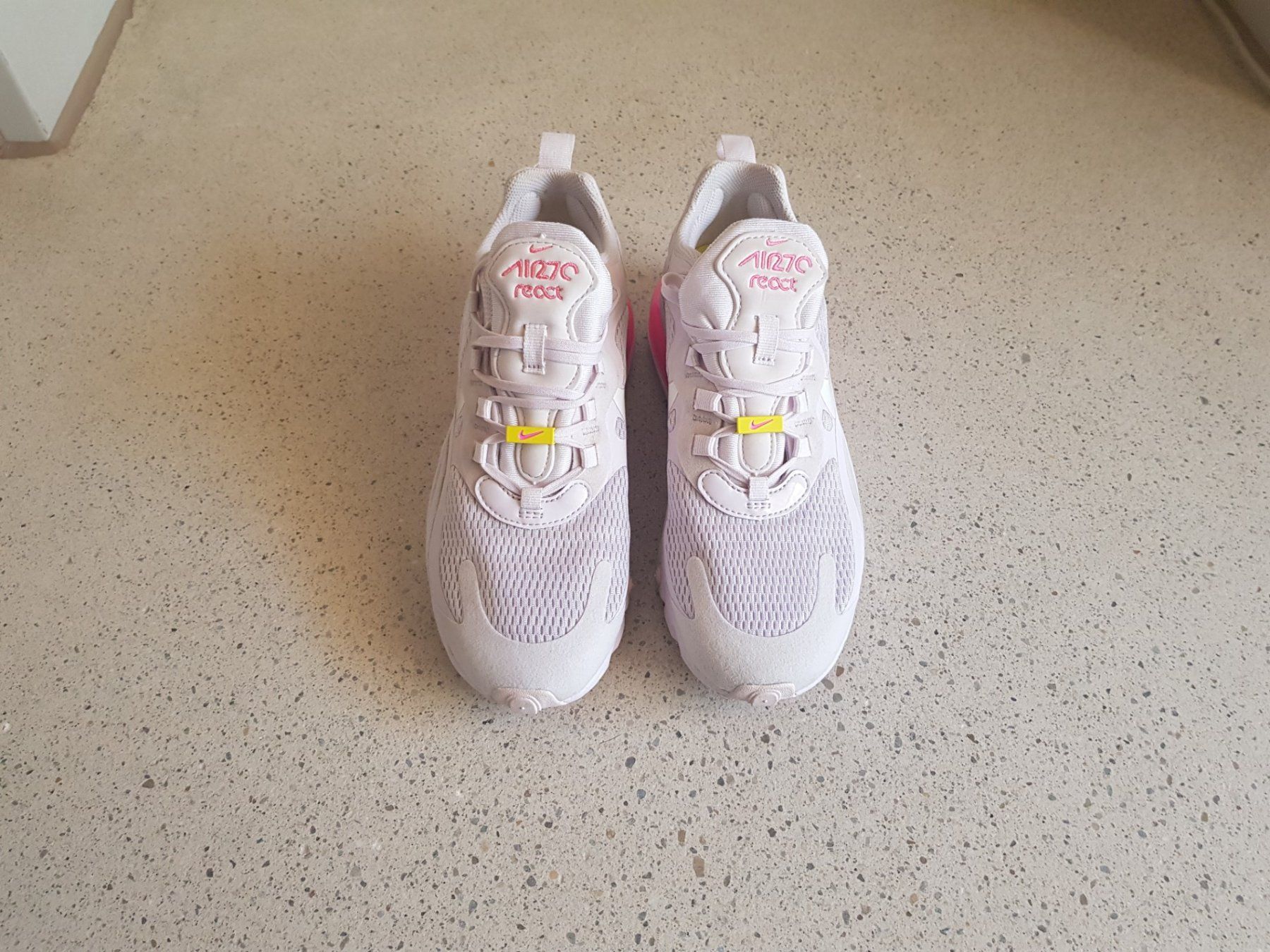 Nike Scarpe da donna: Nike Air 270 React Sportschuh Grösse 37.5 – Usato da Basel venduto da Birs868 1