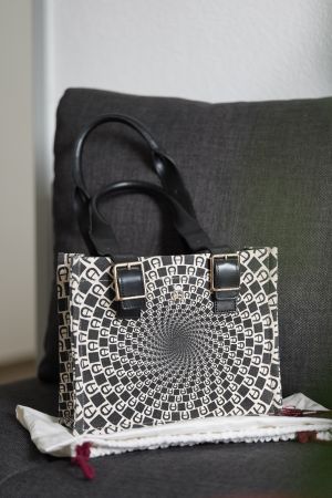 Aigner Tasche Jolene Swirl M ungebraucht