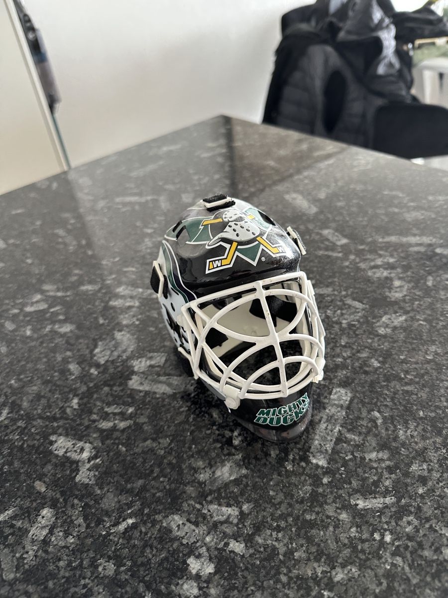 Masken: Mighty Ducks Mini Goalie Maske - Selten! – Gebraucht aus Meikirch von sjo1990 1