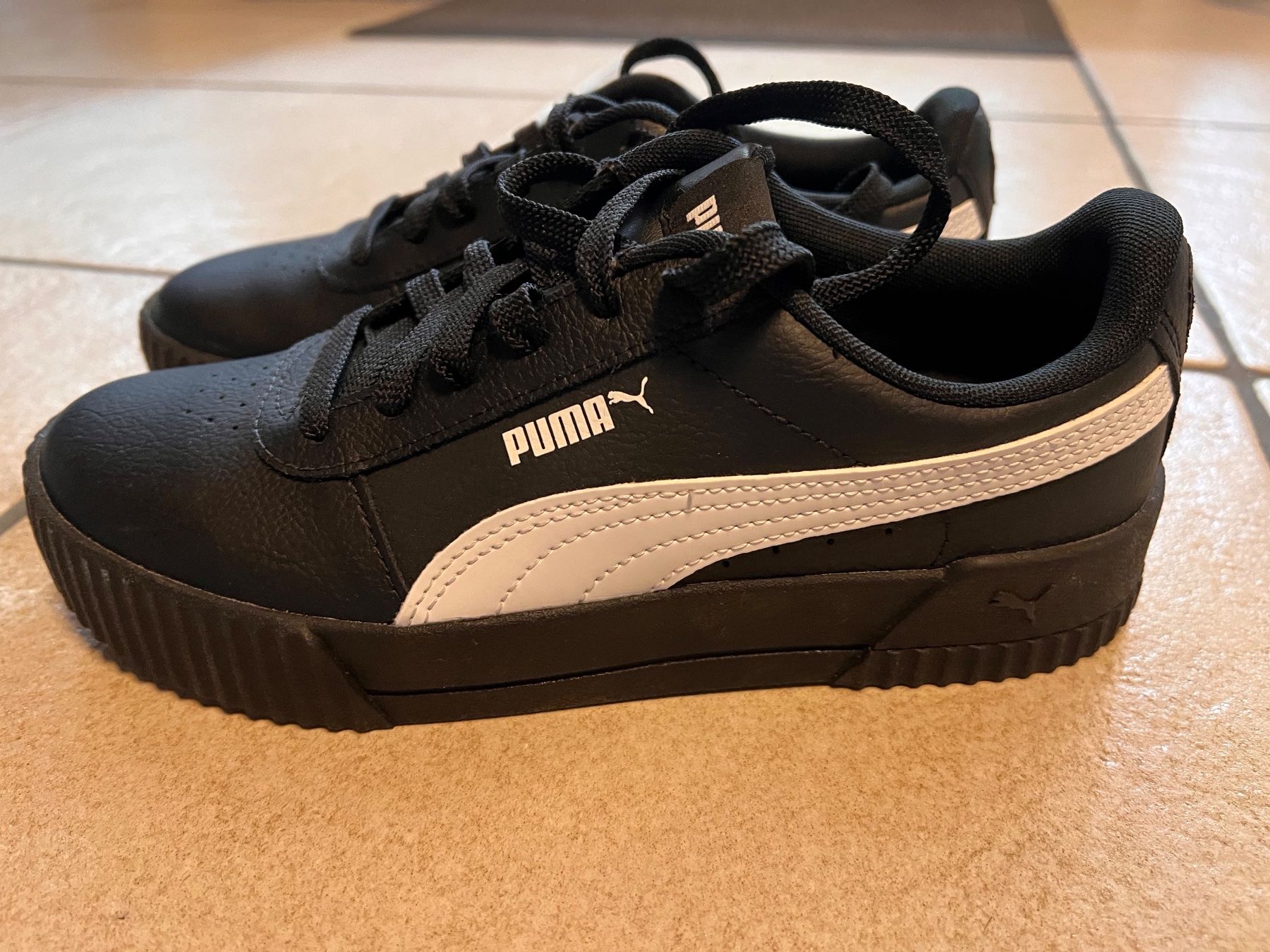 Puma Scarpe da uomo: Puma Sneaker Carina L. Neu! – Nuovo (secondo la descrizione) da Cham venduto da carmenblacky