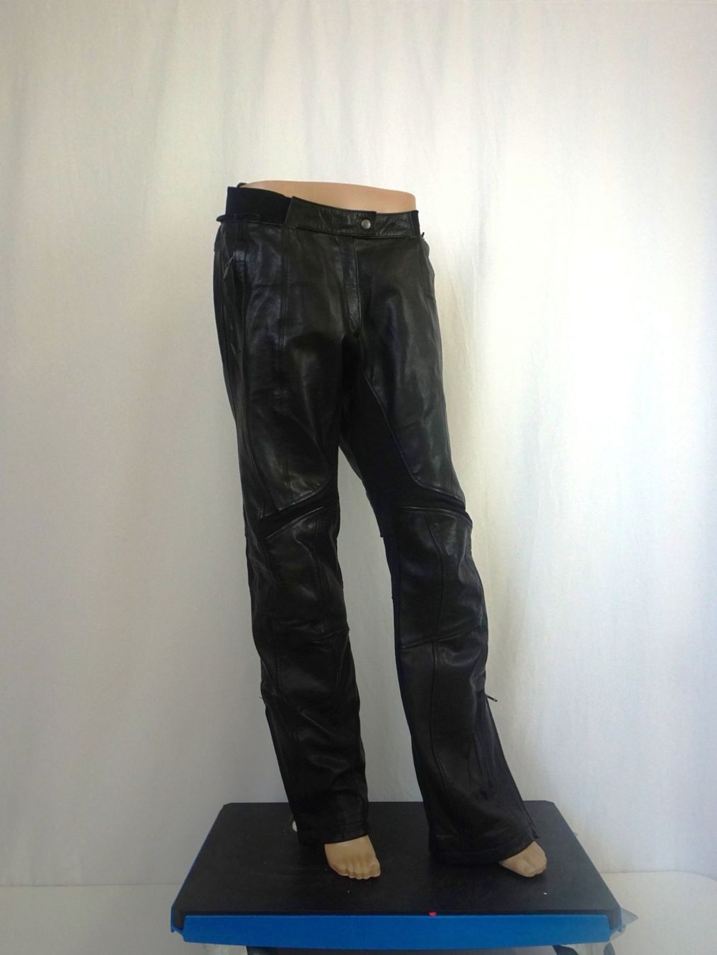 Held Pantaloni: Held Damen Motorradhose Gr.42 – Usato da Pratteln venduto da Restwert_Pratteln 1