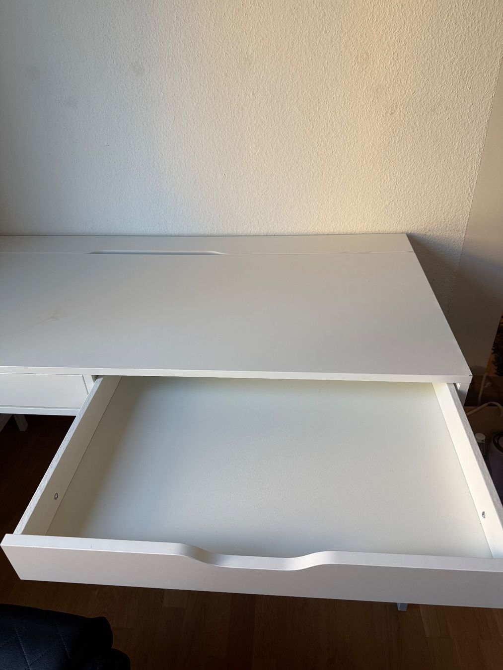 Ikea Scrivanie: Schreibtisch IKEA ALEX in weiss – Usato da Zürich venduto da karolina_99 1