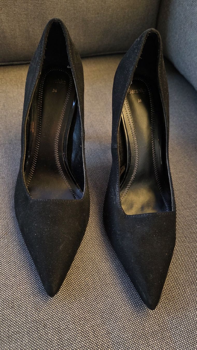 Bershka Scarpe da donna: High Heels schwarz Gr. 36  – Nuovo (secondo la descrizione) da Kreuzlingen venduto da MeinKleinesAtelier 1