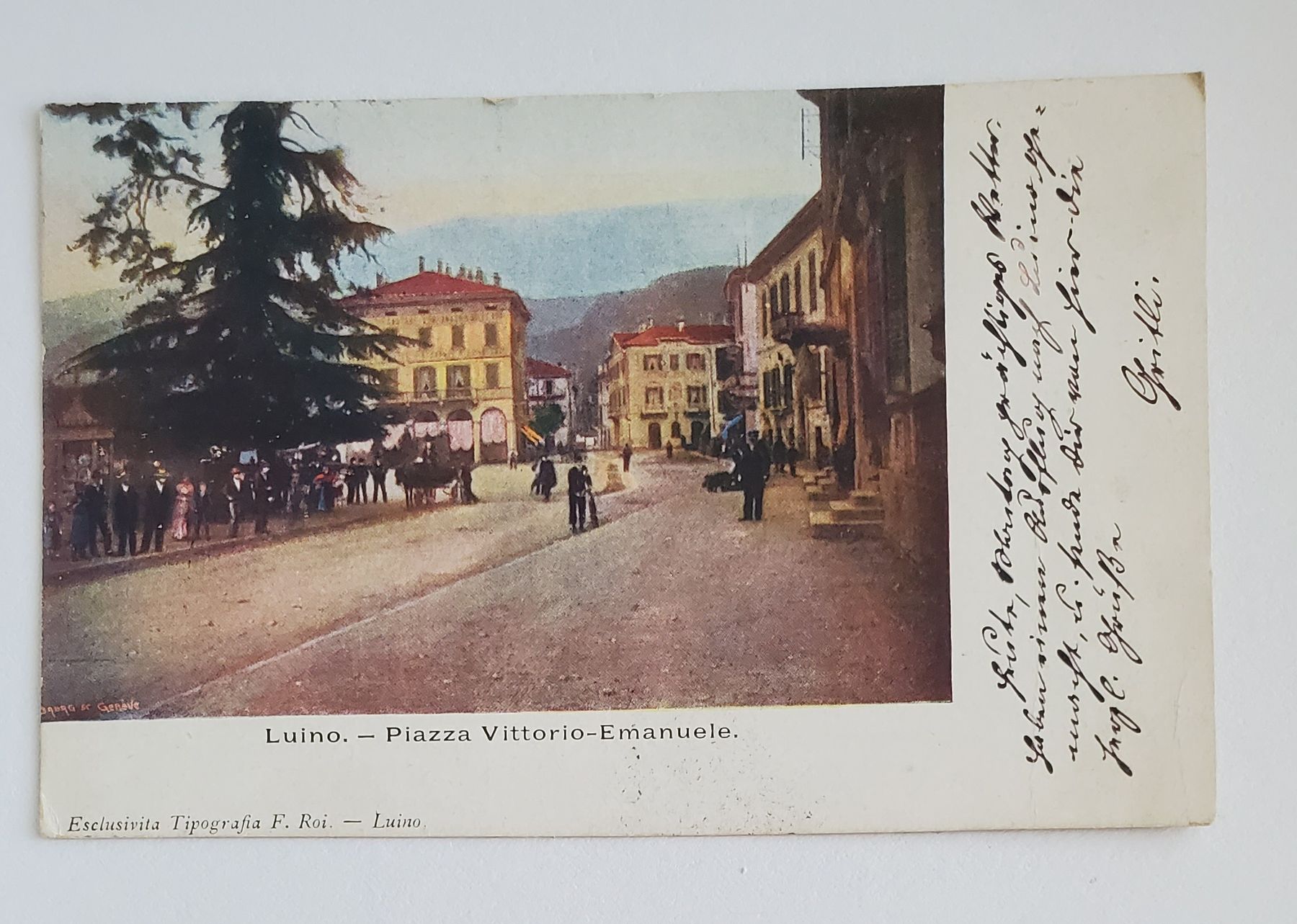 Cartoline postali: Alte Ansichtskarte Luino Piazza Vittorio Emanuele – Usato da Opfikon venduto da Diversamente