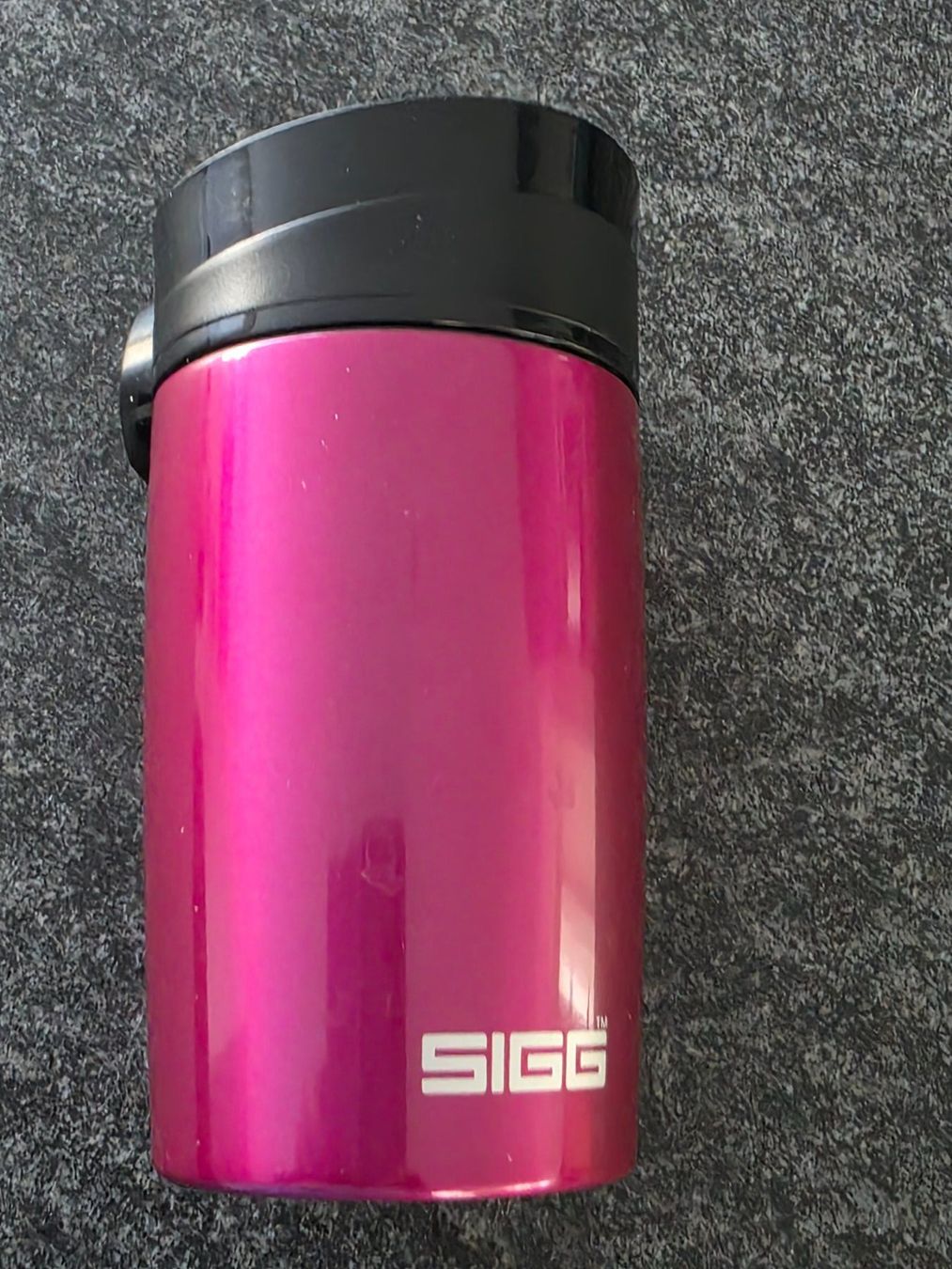 Sigg Borracce & Thermos: Thermobecher von SIGG 0.27l Berry – Nuovo (secondo la descrizione) da Lützelflüh-Goldbach venduto da cara2002 2