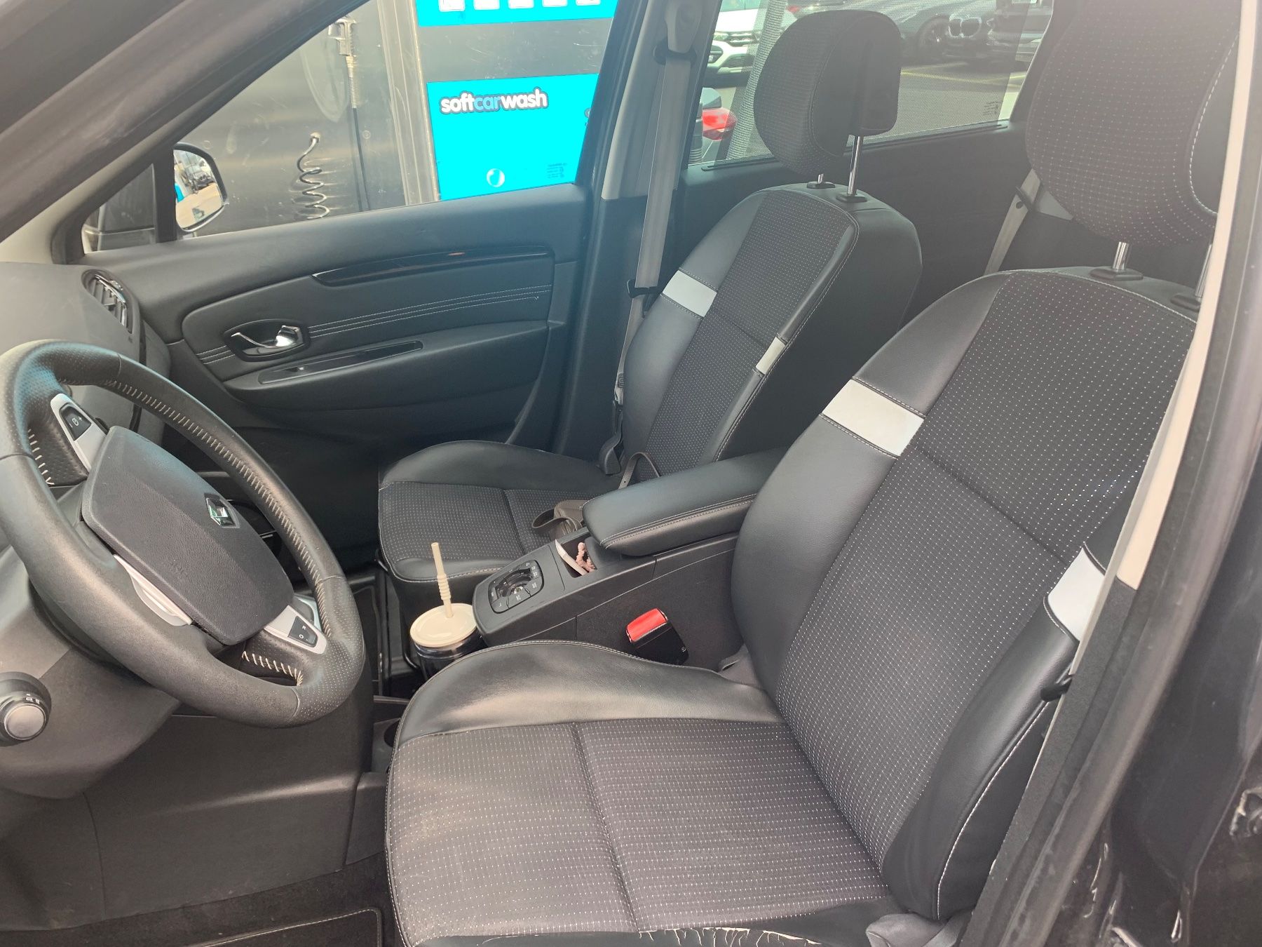 Renault Autos: Renault Scenic 1.6 dci 130 – D'occasion à Muttenz par Benet01 9